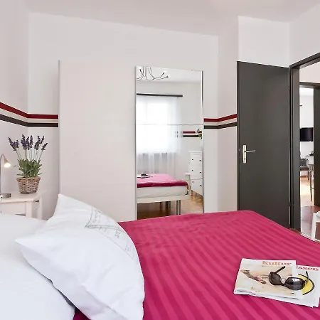 Large Suite-14 By Interhome Apartament