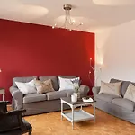 Large Suite.14 Apartment